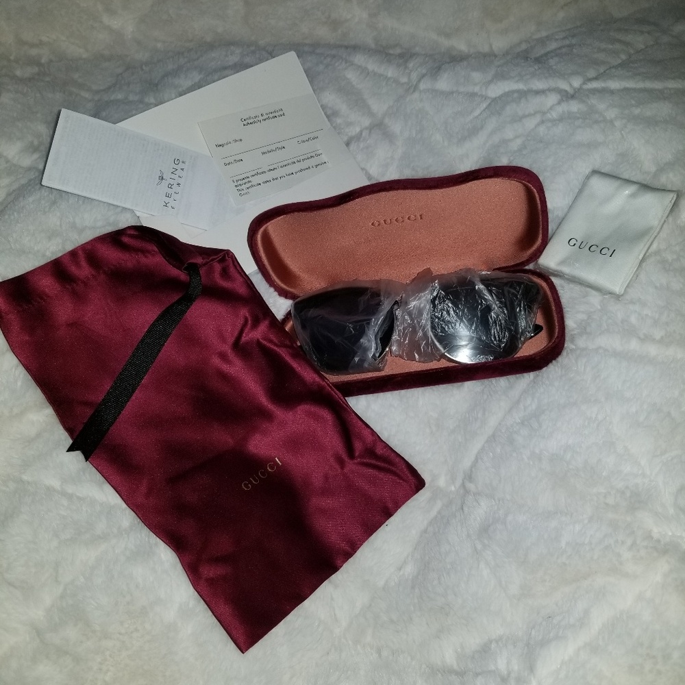Black mens Gucci shades - Picture 1 of 3